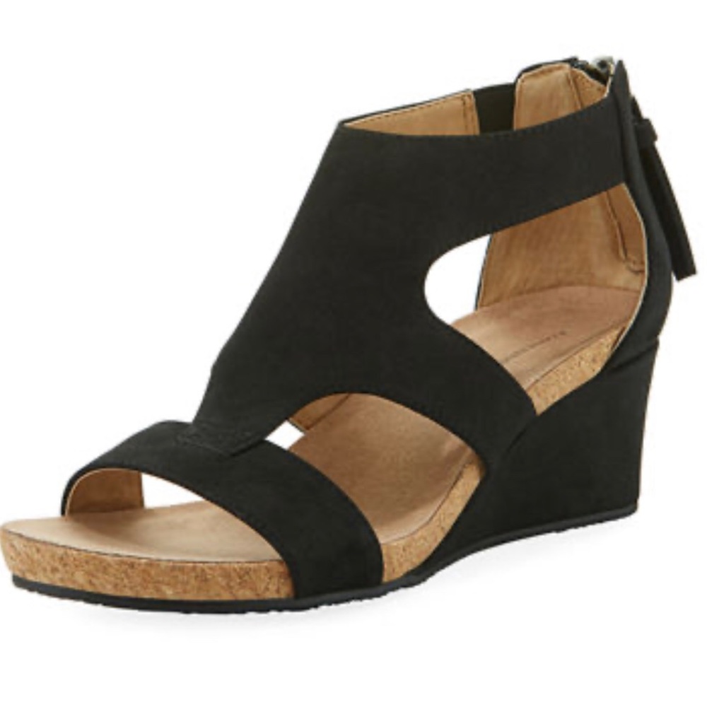 Adrienne Vittadini black wedge sandals (8M)